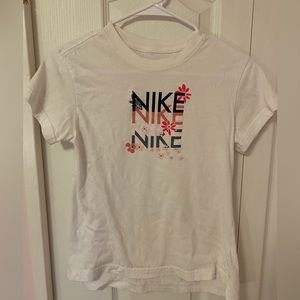 Nike t-shirt girls size large
